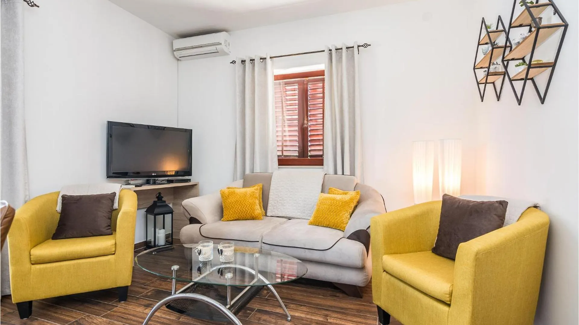 Nice Home In Smokovic With Wifi 0*,  Croatia