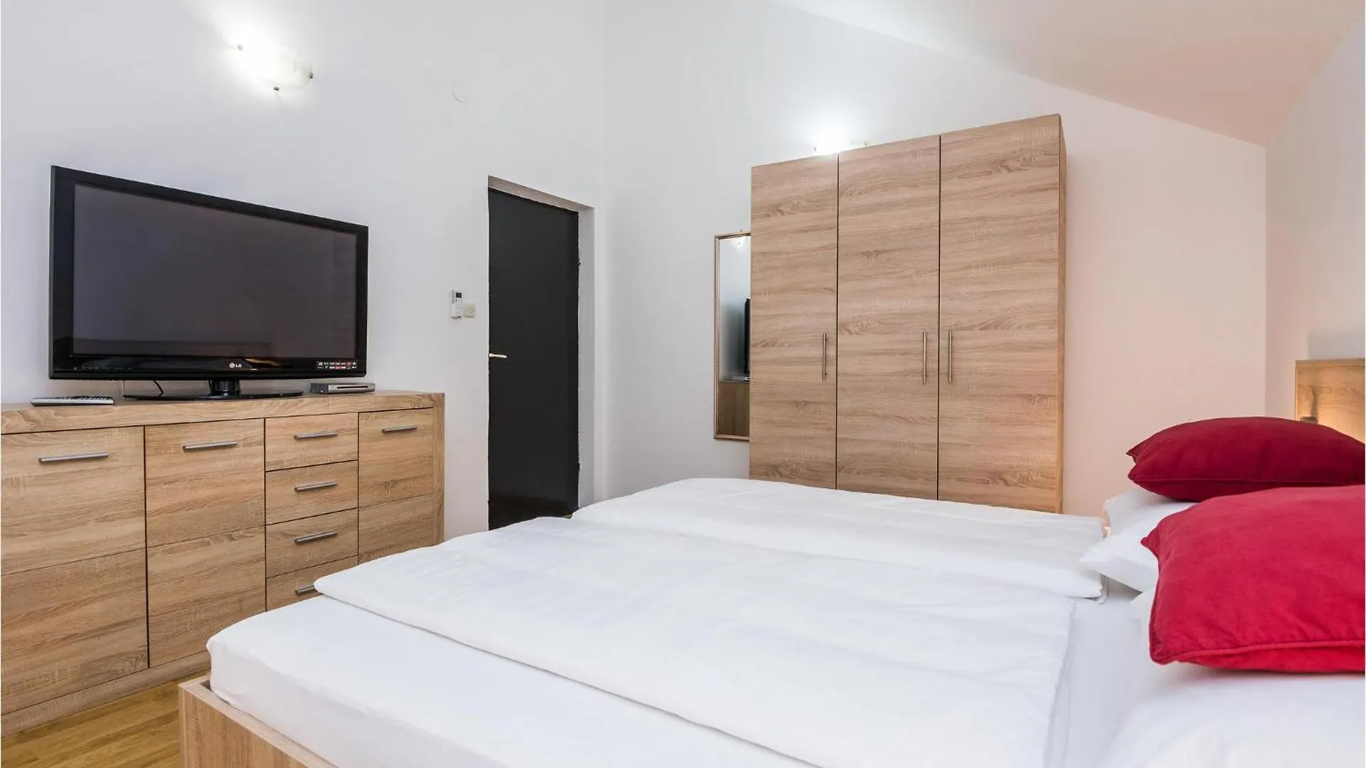 Nice Home In Smokovic With Wifi