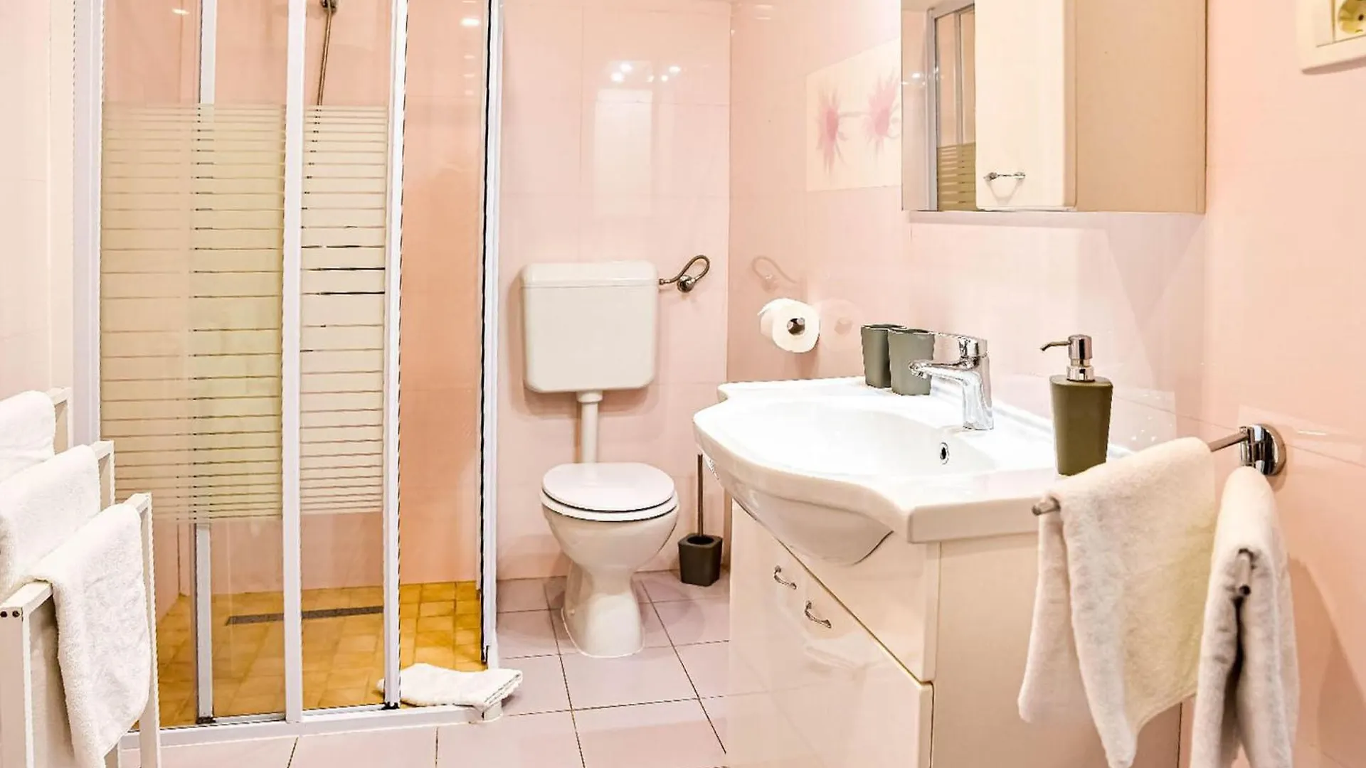 Nice Home In Smokovic With Wifi Сasa de vacaciones